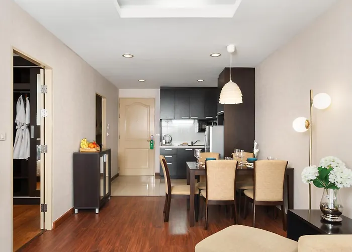 Azure Dreams King Retreat Near Bts & Fast Wifi バンコク都